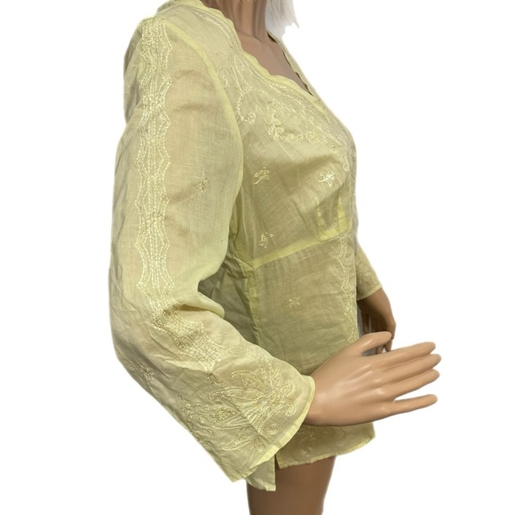 Ann Taylor Blouse Women’s Sz 6 Light Yellow Embroidered Top Semi Sheer V Neck - Picture 7 of 13